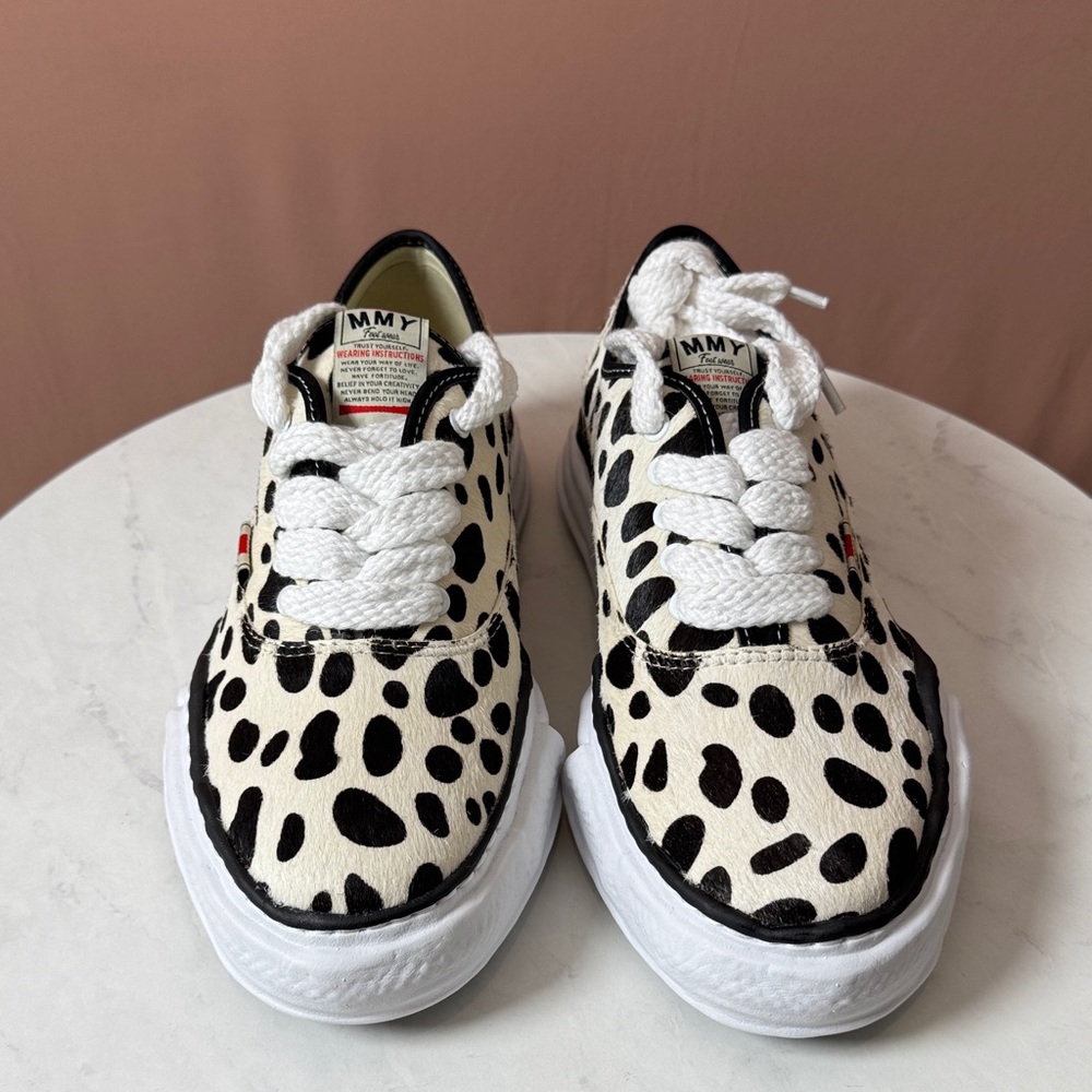 Low top calf hair Sneakers with Dalmatian print